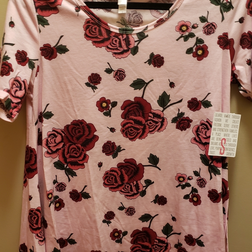 ❤️S Lularoe Perfect Tee NWTs